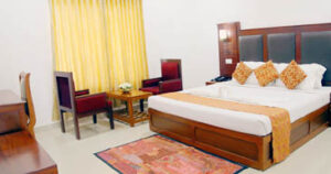 hotel sandra palace in thekkady