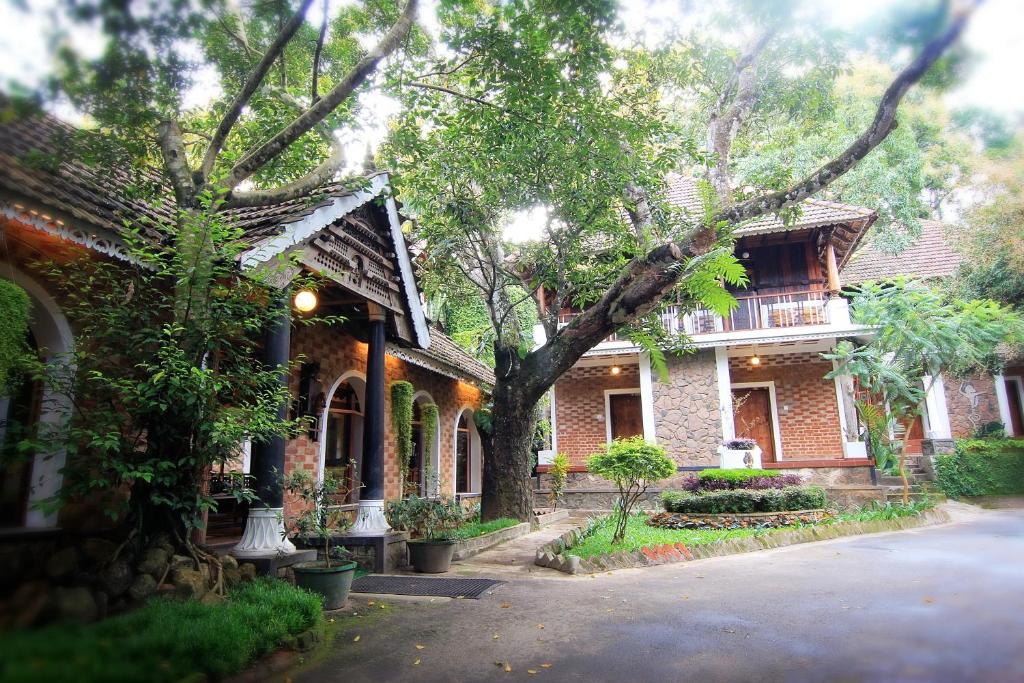 Hotel Ambadi Thekkady