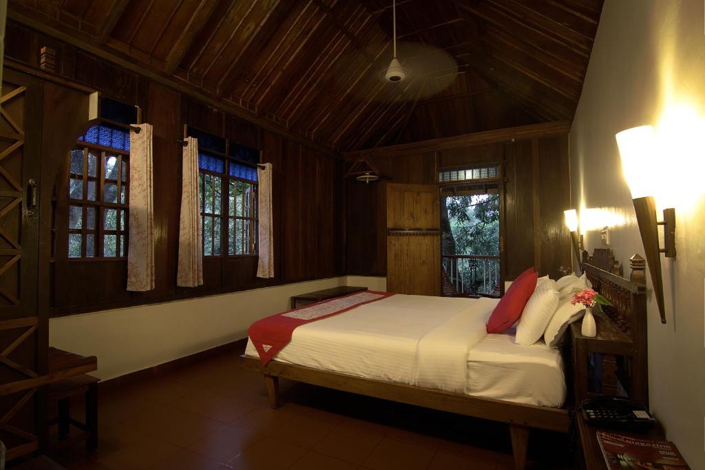 Hotel Ambadi Thekkady