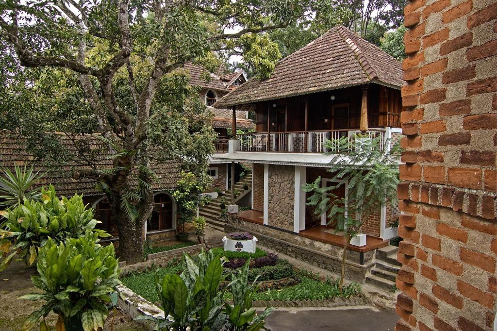 Hotel Ambadi Thekkady