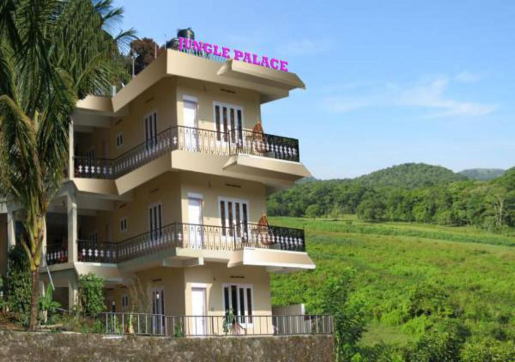 Jungle Palace Homestay Thekkady