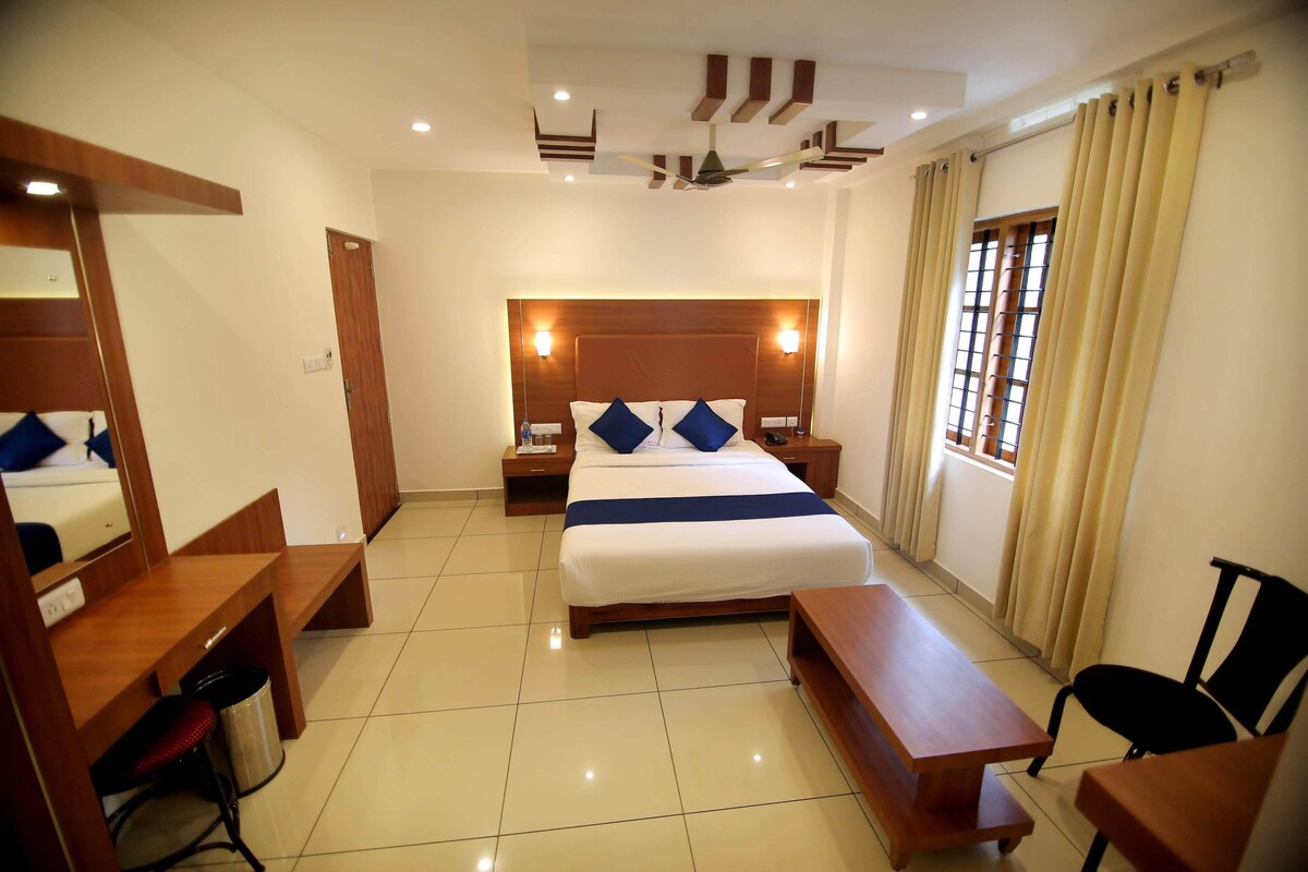 Hotel White Portico Thekkady