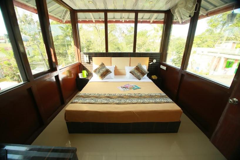 Green Leaf Homestay Thekkady